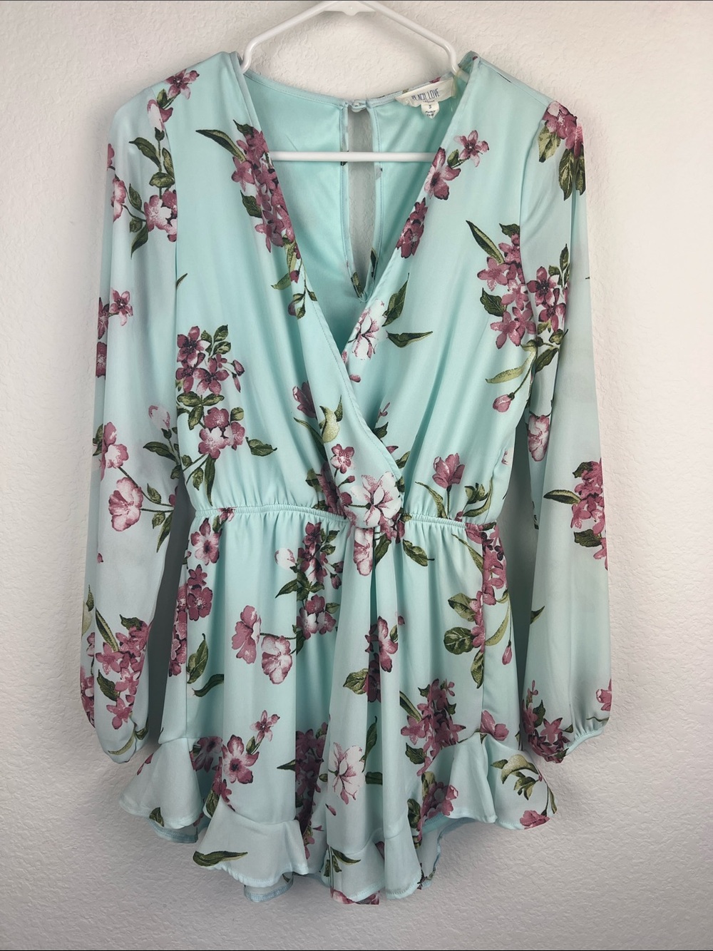 Peach Love California Green Floral Dress with Pink Accents Women’s Size Small